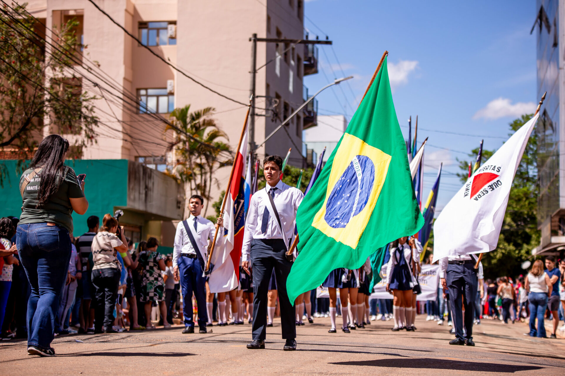 O desfile em comemoração ao Dia da Independência em Abaeté