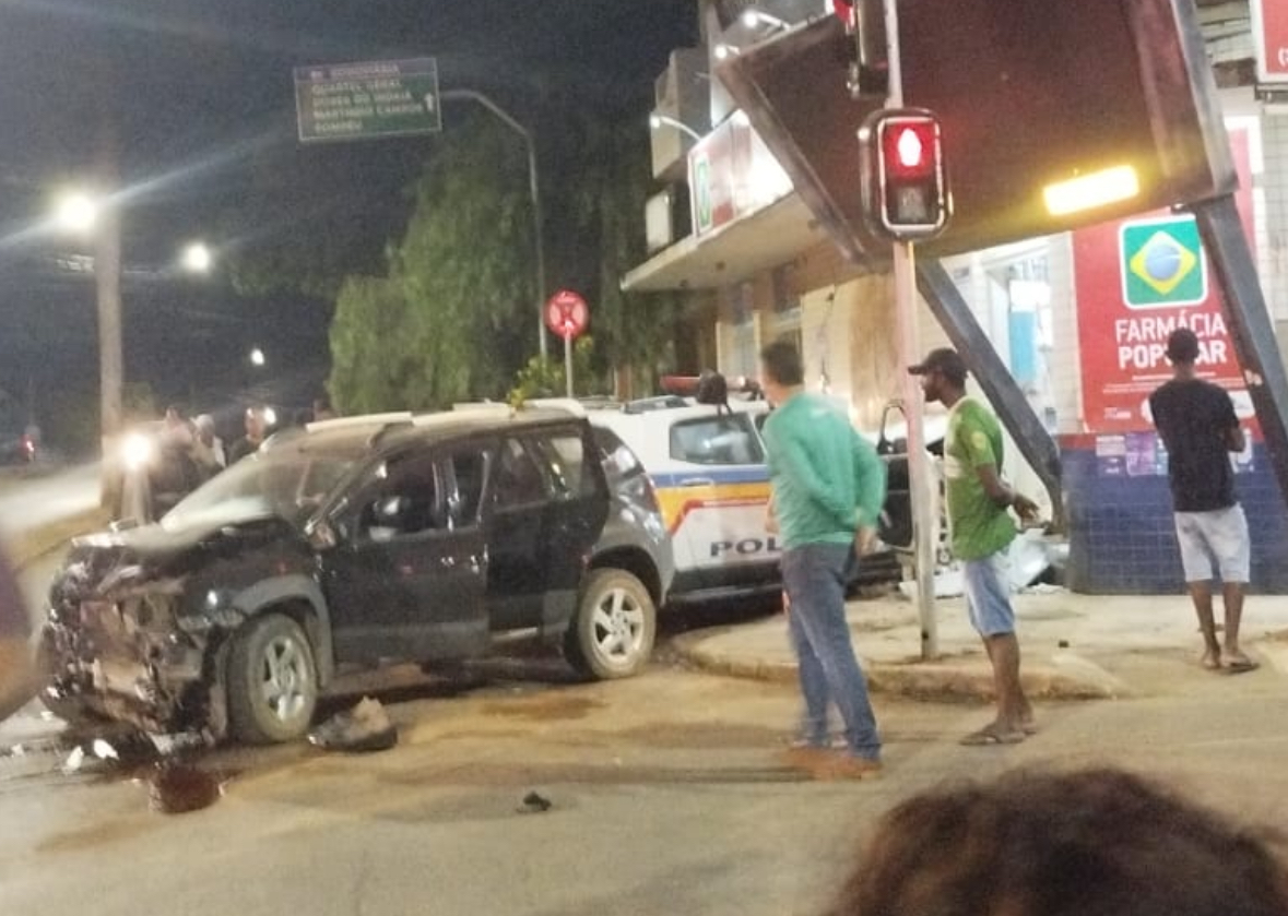 Acidente com viatura policial em Abaeté