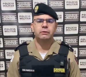 Dores do Indaiá – Polícia Militar prende dois homens com revólver e munições