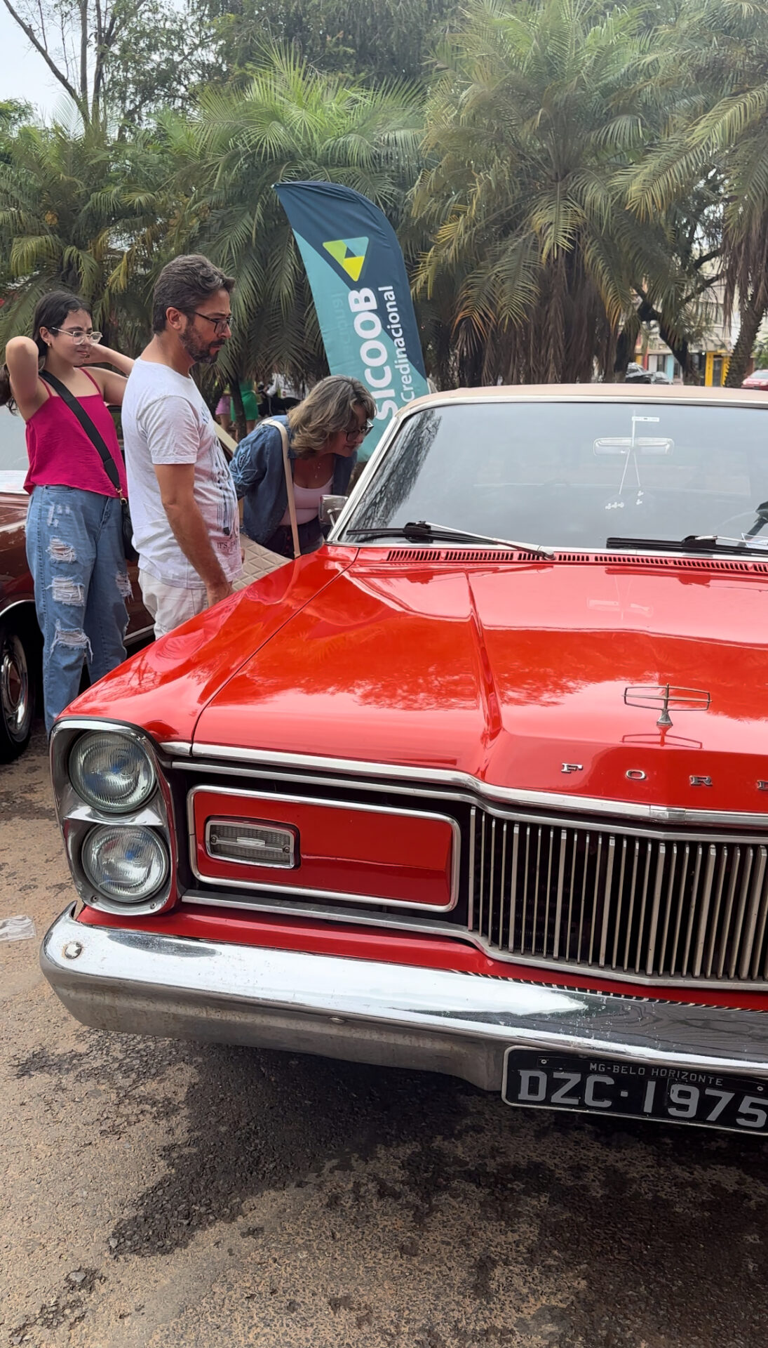 Encontro de carros antigos é realizado em Abaeté