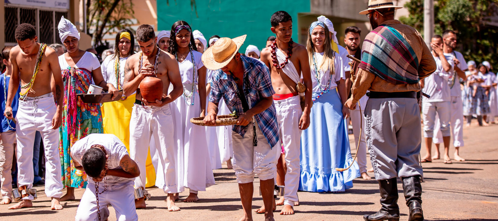 Raízes de Axé: Um olhar sobre as influências culturais afro-brasileiras em Abaeté