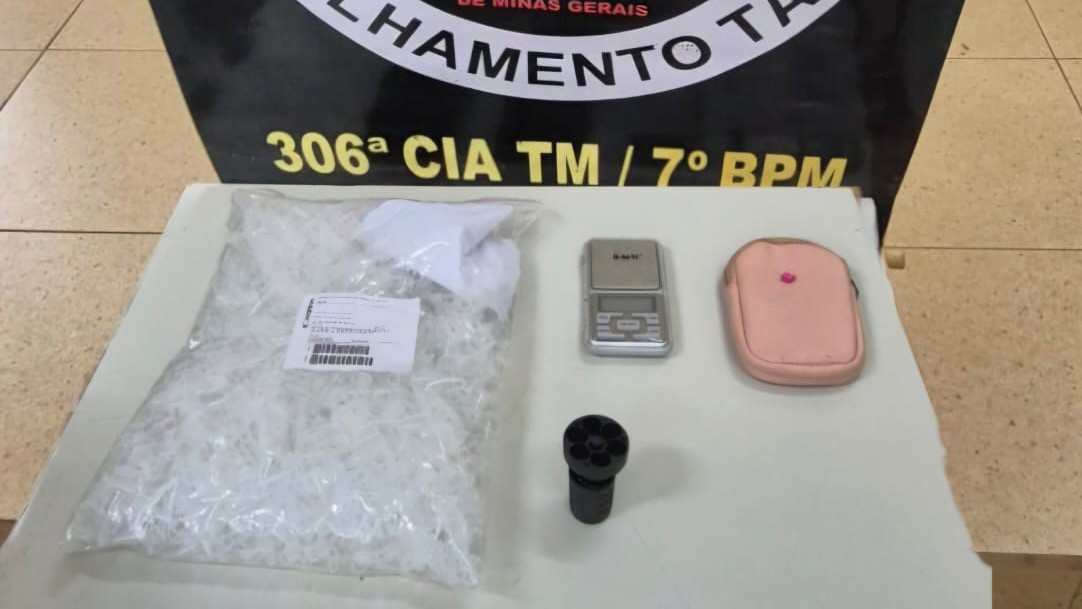 Polícia Militar apreende grande quantidade de material relacionado ao tráfico em Morada Nova de Minas