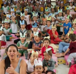 CACAU SHOW DISTRIBUI MIL OVOS DE PÁSCOA NAS CRECHES E ESCOLAS DE ABAETÉ