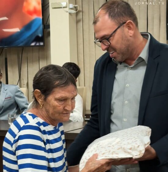 Homenagem às Mães na Câmara Municipal de Abaeté
