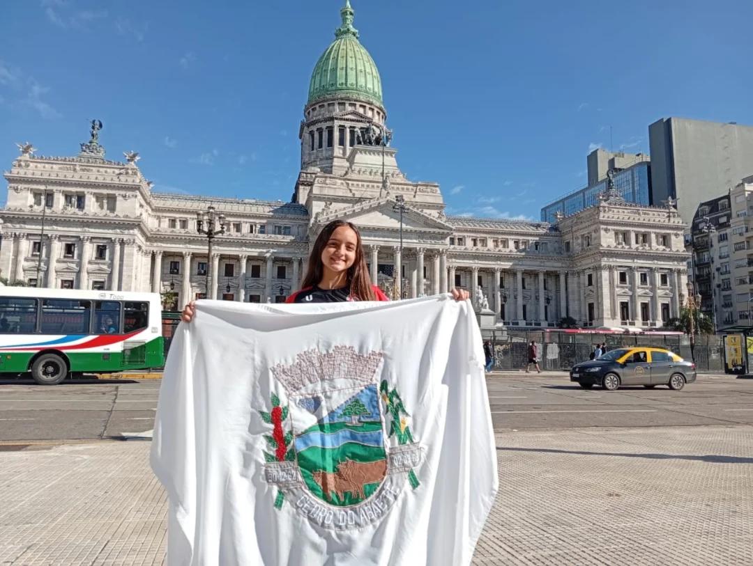 Cedro do Abaeté celebra conquista de Laís Soares, campeã mundial UIAMA 2025