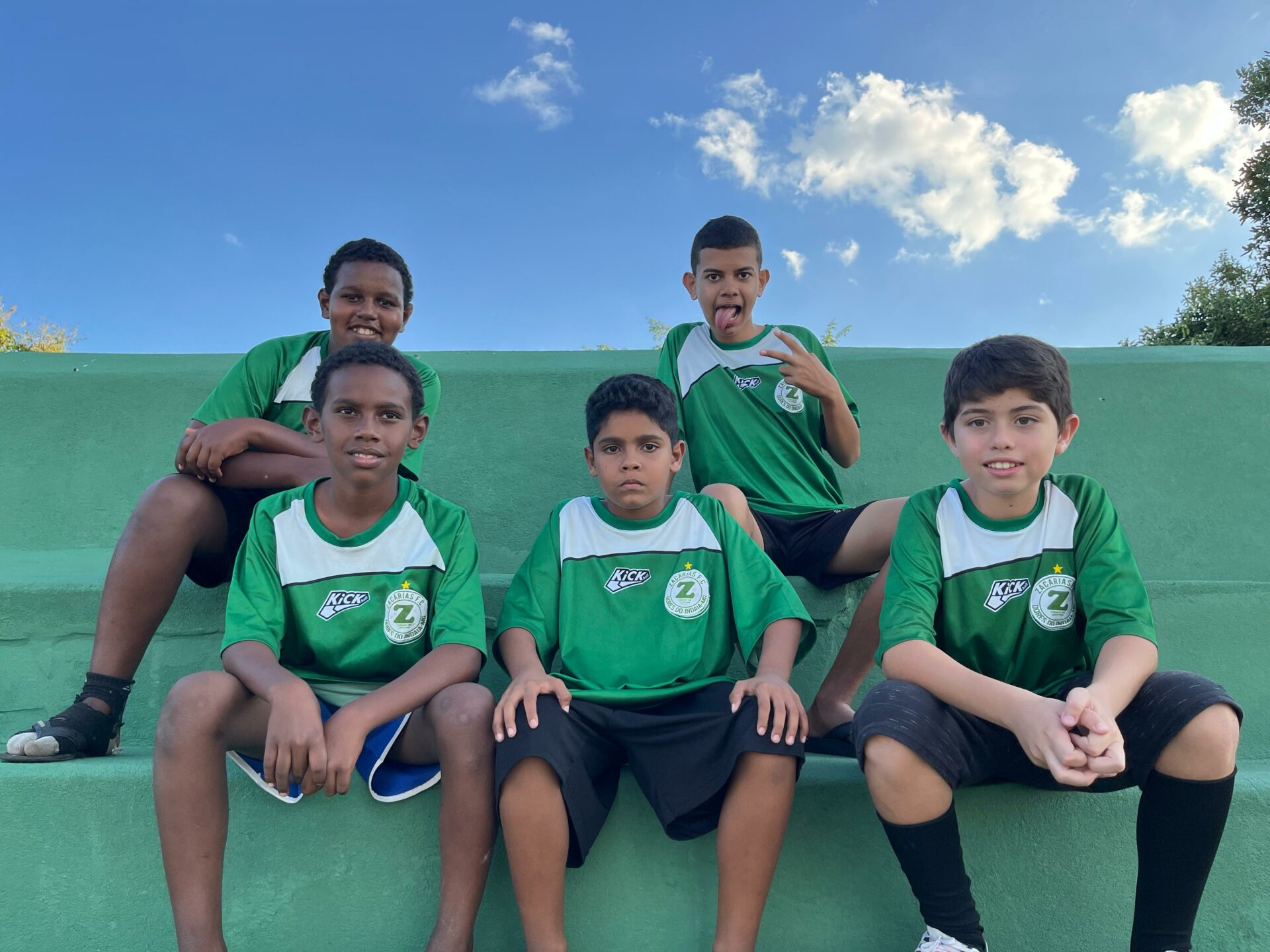 Reinauguração da Arquibancada Zacarias Futebol Clube: Uma Tarde Festiva