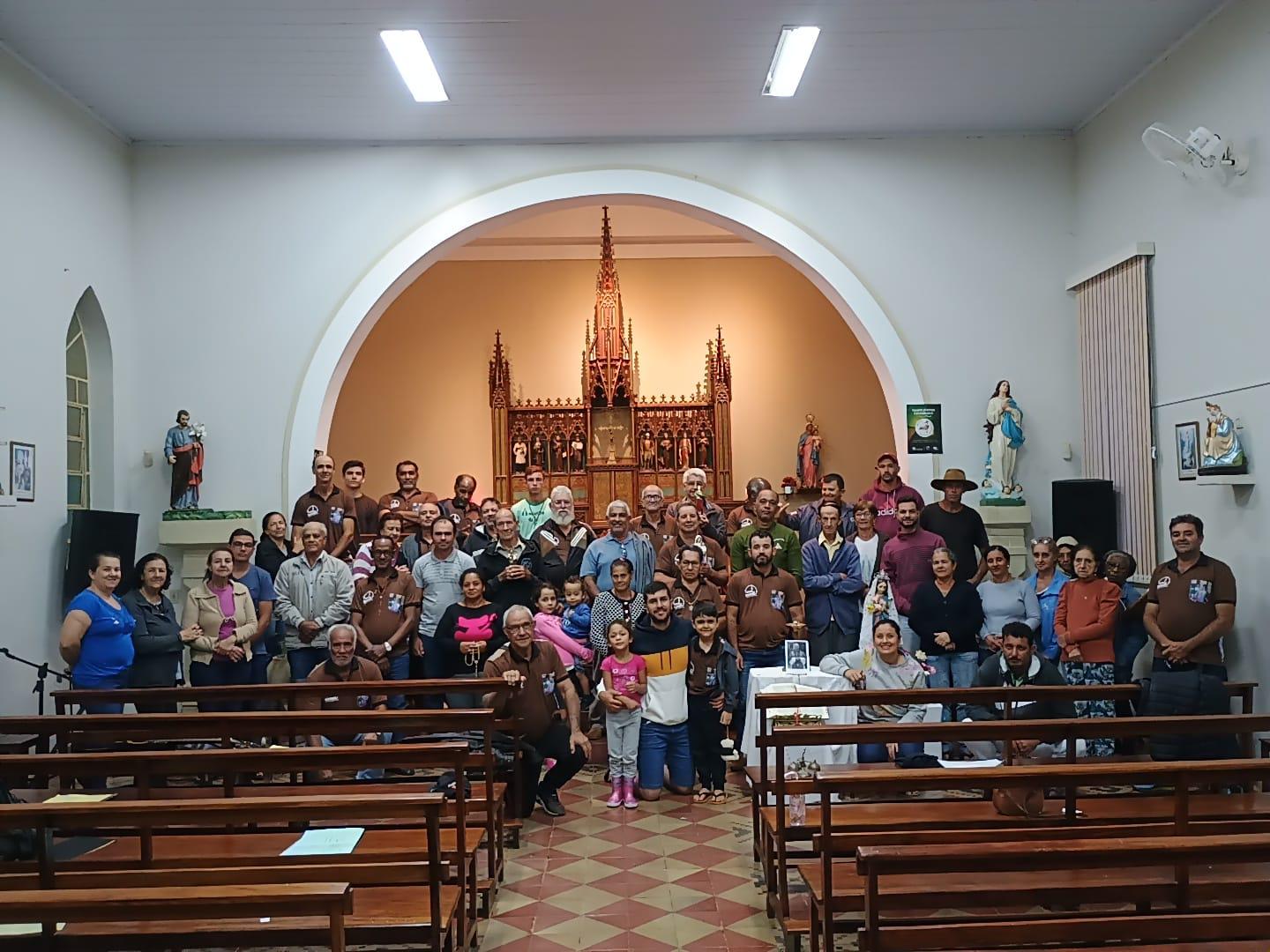 Encerramento do Mês Mariano reúne fiéis em Cedro do Abaeté com coroações, procissão e missa festiva