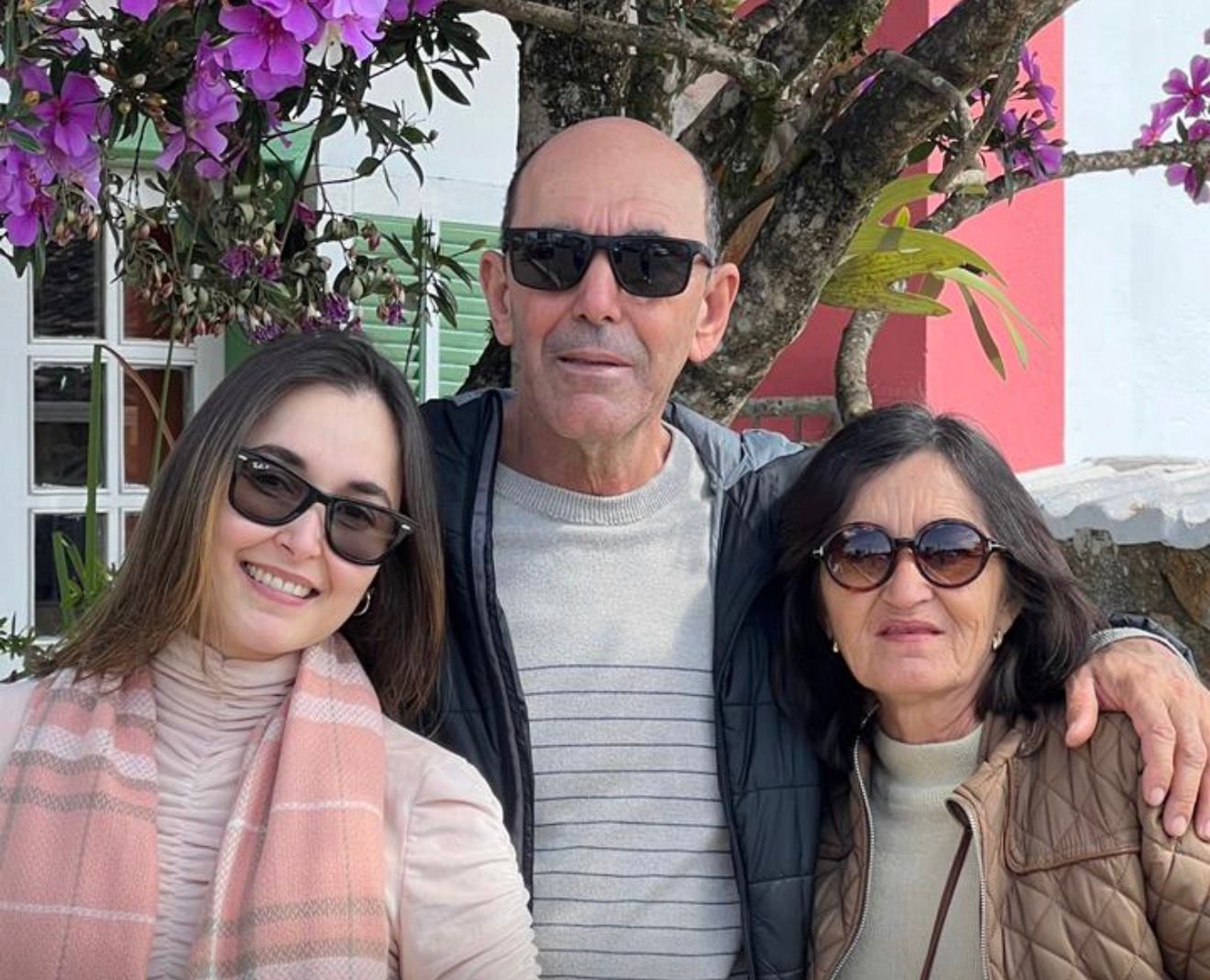 Entre linhas, tecidos e raízes