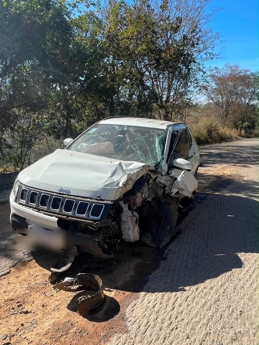 Mulher morre em grave acidente na BR-352, em Pitangui