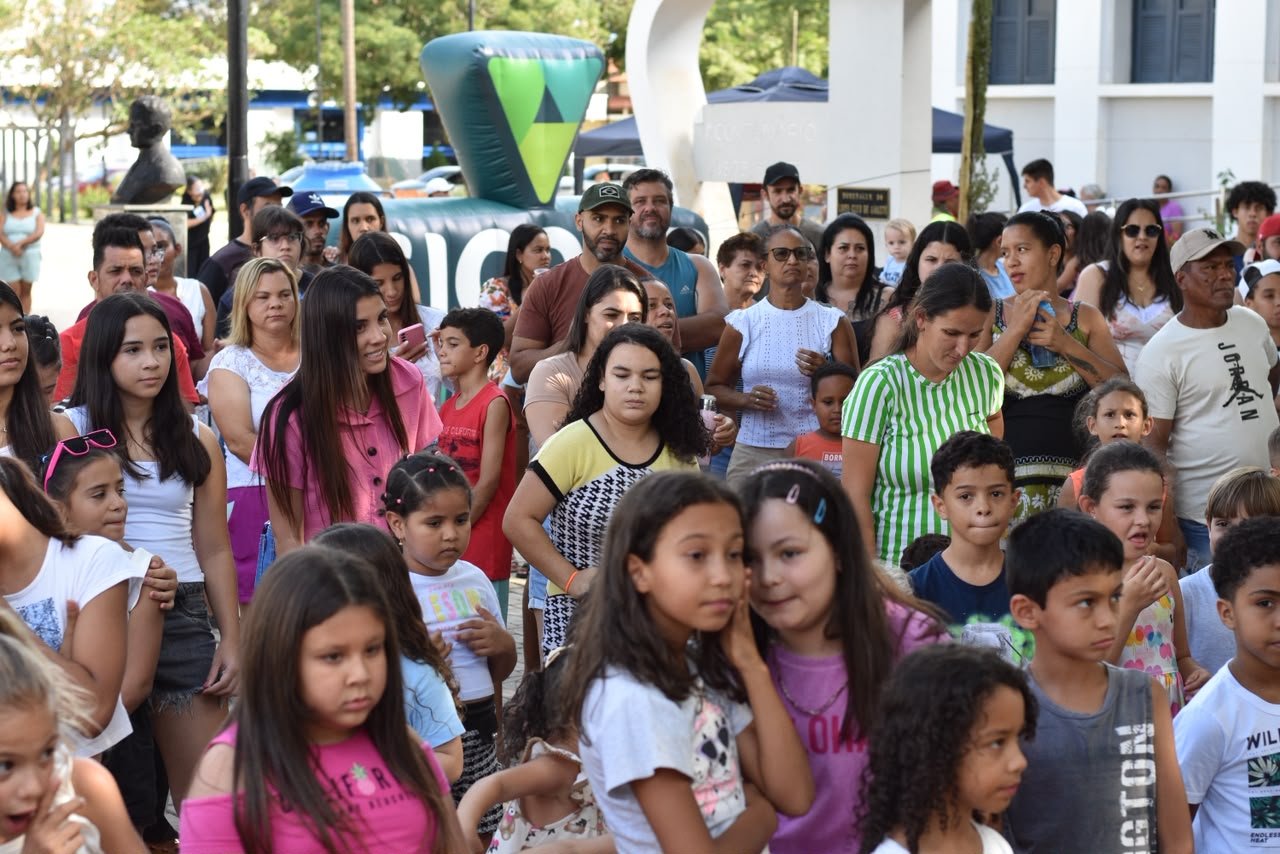 Dia das Crianças em Abaeté reúne mais de mil crianças em evento apoiado pelo Sicoob Credinacional
